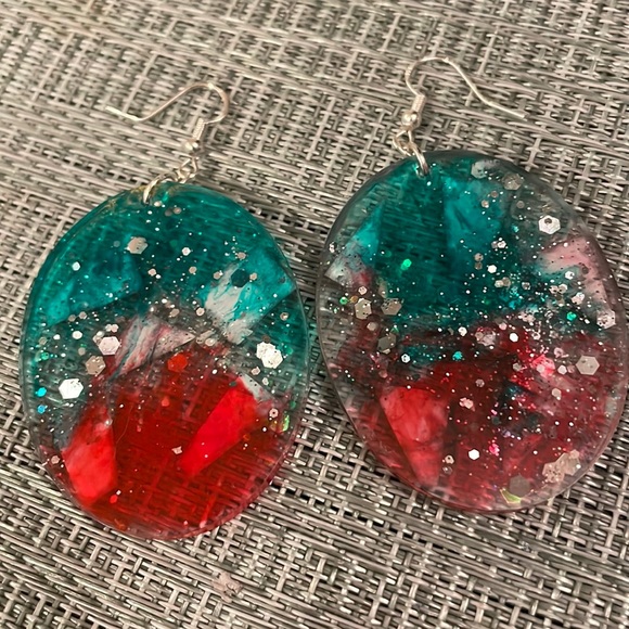 XMAS Festive Handmade Large Holiday Earrings Green and Red Oval - Picture 4 of 9